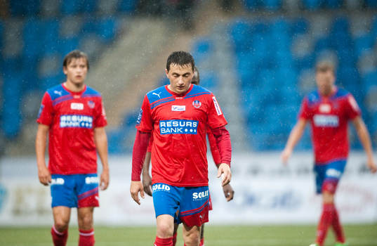 Ett deppigt Helsingborg på slutignal. Ardian Gashi i mitten