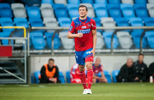 Alexander Gerndt, Helsingborg har ont i låret. Skada,