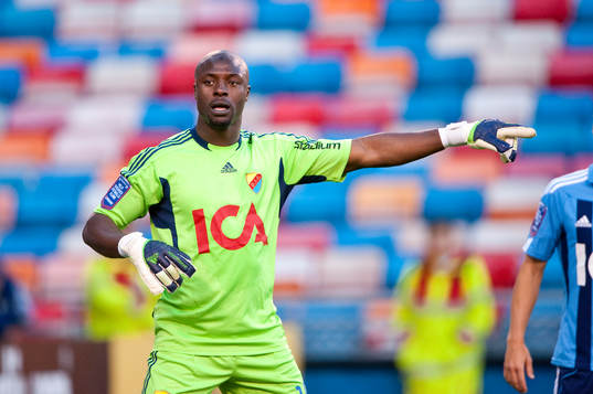 Pa Dembo Touray, målvakt