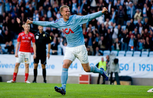 Pontus Jansson, Malmö FF har nickat in 2-0, jubel, glädje