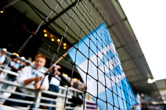 Nya regler på Swedbank Stadion, nät framför ståplats.
