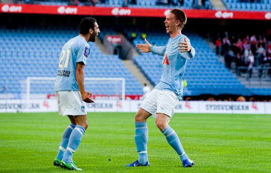 Pontus Jansson, Malmö FF har nickat in 2-0, jubel med
