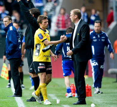 Anders Svensson, Elfsborg, utbytt, tackas av Magnus