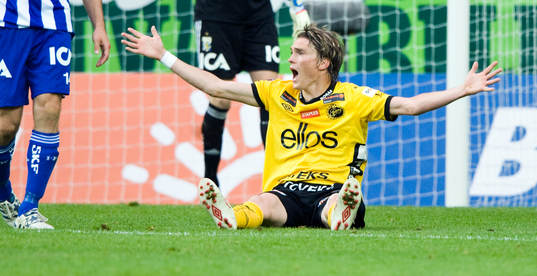Lasse Nilsson, Elfsborg, vill ha straff i slutminuten