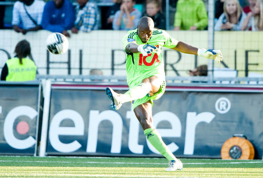 Pa Dembo Touray, målvakt