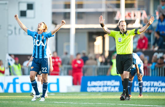 Philip Hellqvist, Djurgården jubel samtidigt som domare