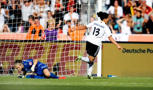 Celia Okoyino Da Mbabi, Tyskland, 2-0