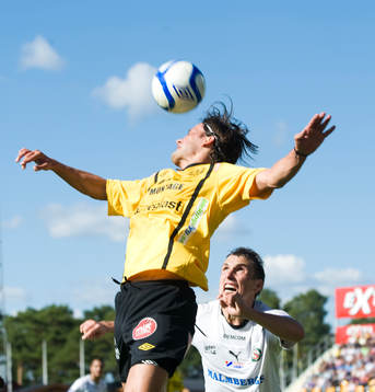 Pavel Zavadil, Mjällby och Magnus Wikström, Örebro