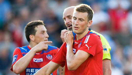 Ardian Gashi och Alexander Gerndt - och domare Stefan