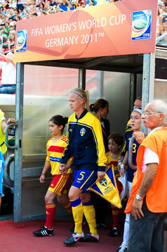 Caroline Seger, Sverige. Inmarsch
