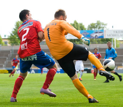 Kim Christensen, målvakt, Köpenhamn och Alejandro Toledo,