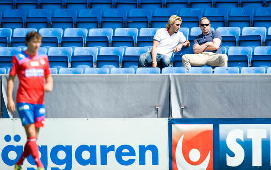 Jesper Jansson, Helsingborg, snackar affärer med