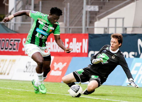 Razak Omotoyossi, GAIS, Mattias Hugosson, målvakt Gefle