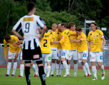 Mikael Boman, Falkenberg, gör 1-0, jubel