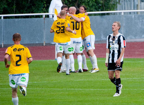 David Svensson, Falkenberg, gör 3-0, jubel, Thomas Raun,