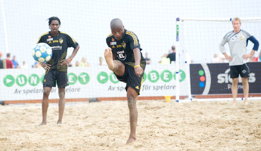 Beachfotboll, IFK Hässleholm - Norge: Tokelo Rantie och