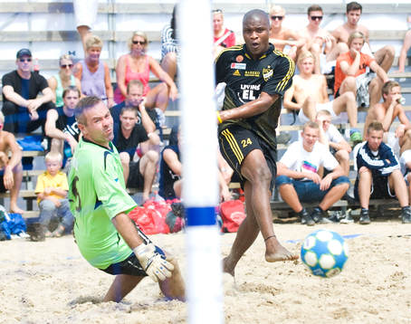 Beachfotboll, IFK Hässleholm - Norge: Tokelo Rantie,