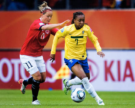 Leni Larsen Kaurin, Norge, Ester, Brasilien