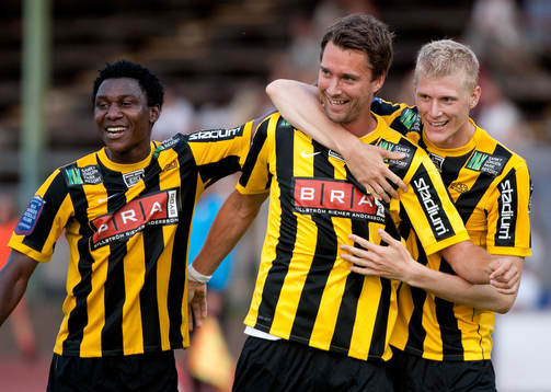 Peter Nyström, Häcken, gör 6-0, jubel Dominic Chatto,