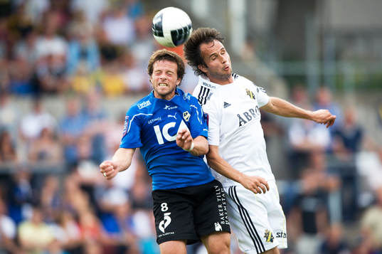 Jonas Saevarsson, Halmstad och Helgi Danielsson, AIK. Nick,