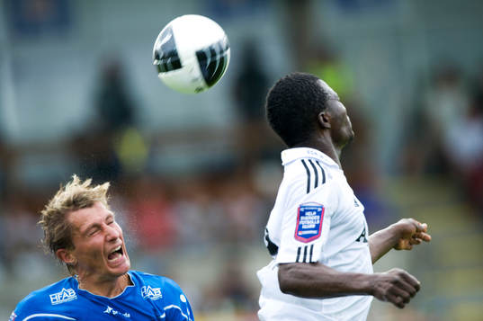 Ibrahim Bangura, AIK och Tomas Zvirgzdauskas, Halmstad.