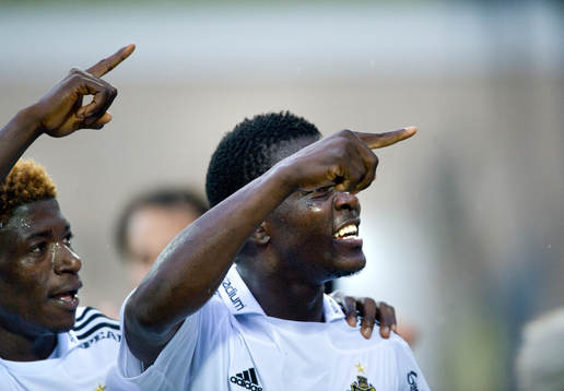 1-3, Ibrahim Bangura, som grattas av Mohamed Bangura.