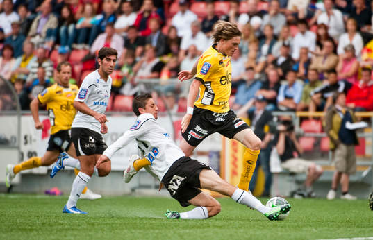 Alejandro Bedoya, Örebro och Lasse Nilsson, Elfsborg