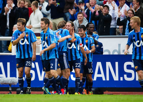 Philip Hellquist, Djurgården, kramas om