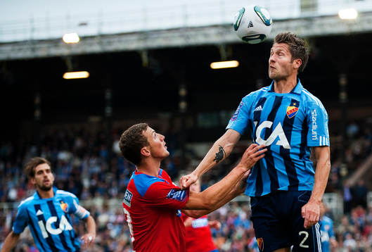 Alexander Gerndt, Helsingborg, ser Joona Toivio,