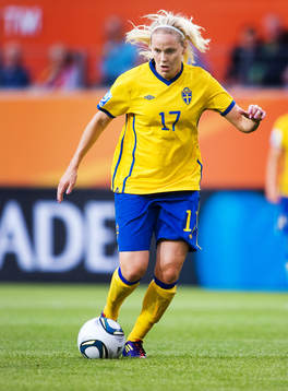 Lisa Dahlkvist, Sverige