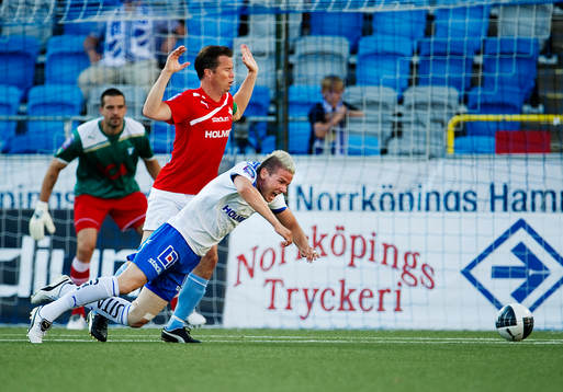 Petru Racu, Norrköping, faller i en närkamp med Daniel