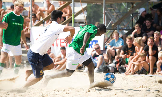 Fotboll, beachfotboll, kändislaget Unibet - Malmö