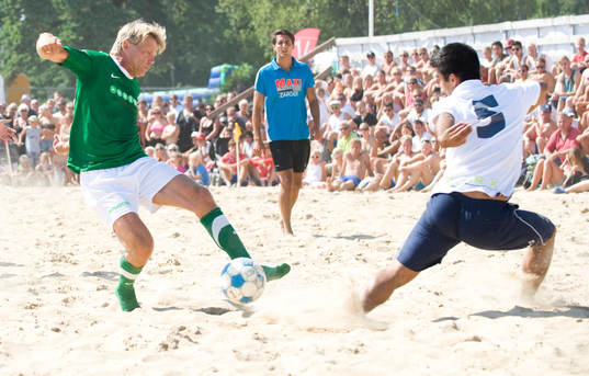 Fotboll, beachfotboll, kändislaget Unibet - Malmö