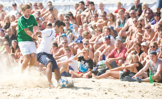 Fotboll, beachfotboll, kändislaget Unibet - Malmö