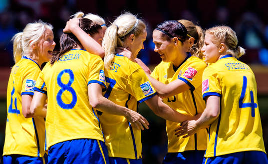 Lisa Dahlkvist, Therese Sjögran, Sverige, jubel