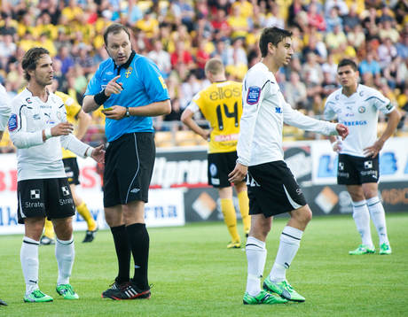 Utvisning, Alejandro Bedoya, som fick rött kort av Jonas