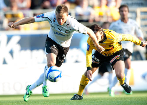 Tommy Wirtanen, Örebro jagas av Stefan Ishizaki, Elfsborg