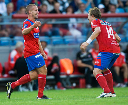 3-0, Christoffer Andersson, Helsingborg, som grattas av