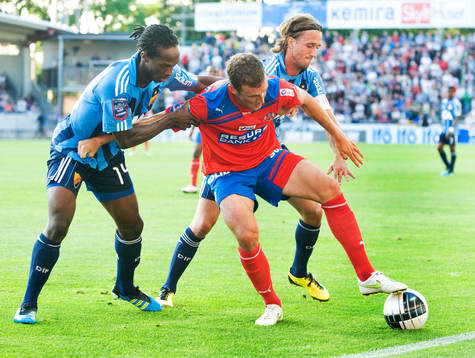 Kebba Ceesay, Djurgården, trycker Alexander Gerndt,