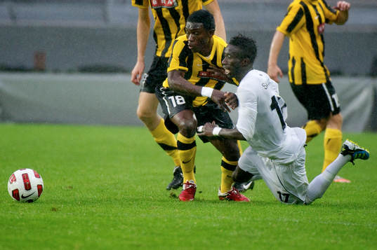 Majeed Waris, Häcken, Demda Savage, Honka