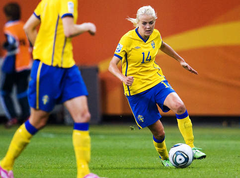 Josefine Öqvist, Sverige