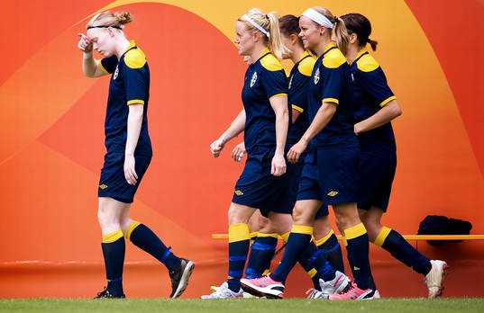 Hedvig Lindahl, målvakt
