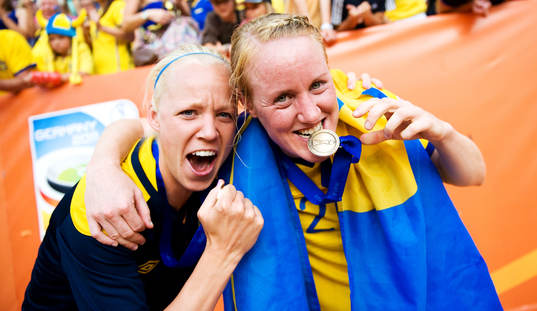 Caroline Seger, Marie Hammarström, Sverige, jubel.