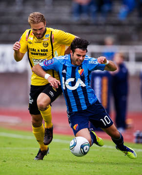 Jesper Westerberg, Mjällby, stoppar Christer Youssef,
