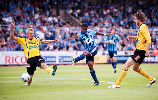 Patrik Rosengren, Mjällby, sträcker sig