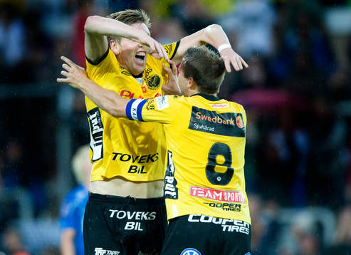 1-2, David Elm, Elfsborg, som grattas av Anders Svensson,