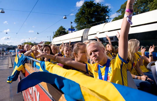 Caroline Seger, Sverige