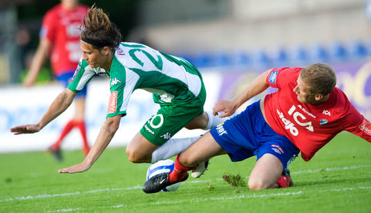 Mario Vasilj, Öster, stoppar Björn Runström, Hammarby