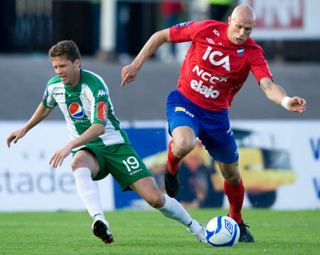 Paulinho Guara, Hammarby, trycker till Freddy Borg, Öster