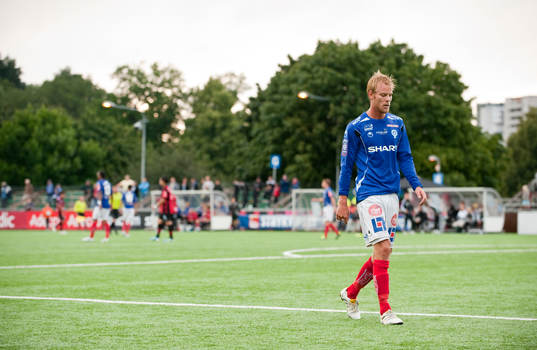 Oscar Möller, Åtvidaberg snackade till sig två gula kort